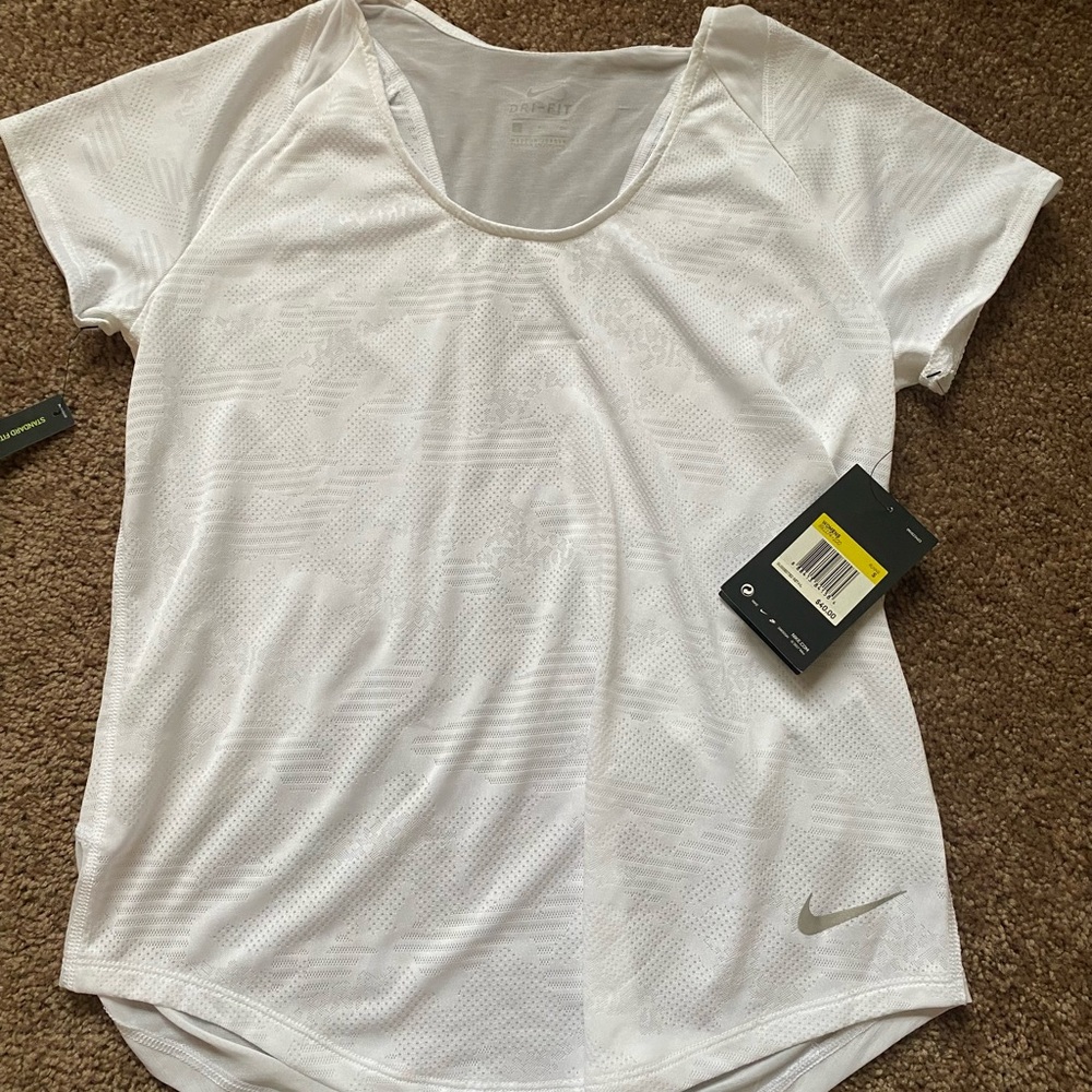 Nike nwt womens white breathable drifit tee S